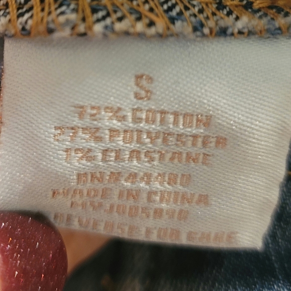 Denim Jacket by Tinsel Town NWT Medium Wash Distressed Cropped Size M - Picture 5 of 5